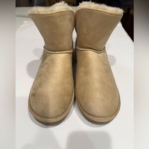 Floopi Women’s Boobie Faux Fur Ankle Boots